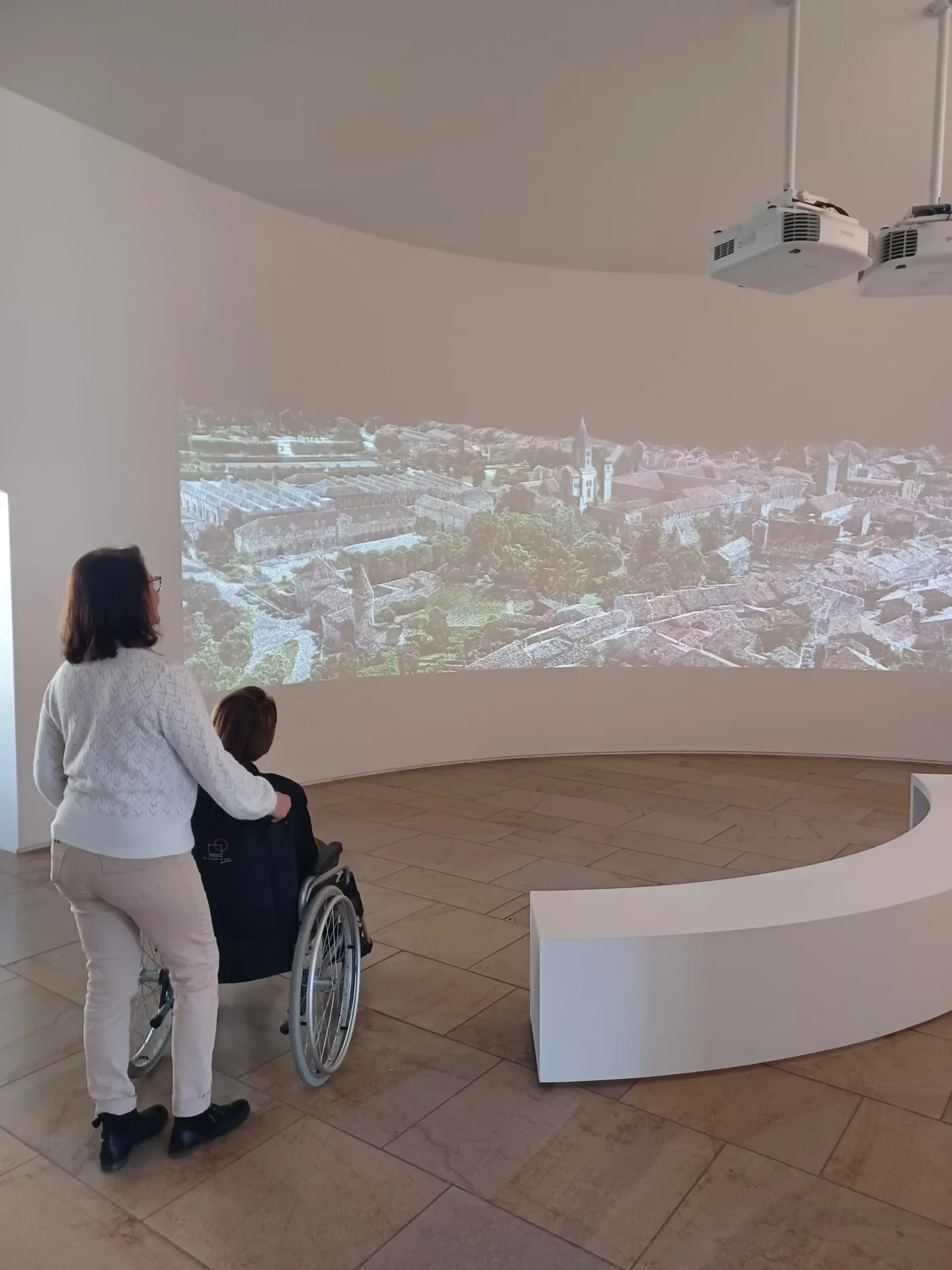 Abbaye de Cluny tourisme et handicap