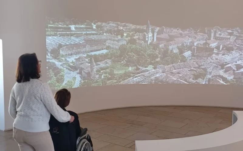 Abbaye de Cluny tourisme et handicap